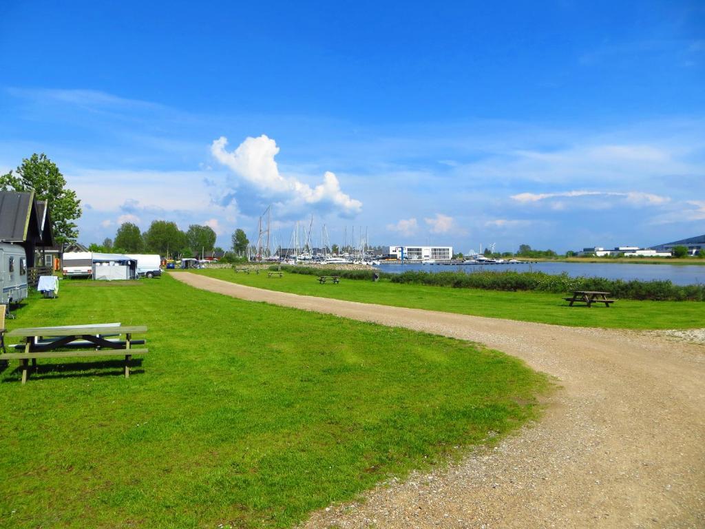 Tangloppen Camping & Cottages Исхёй Экстерьер фото
